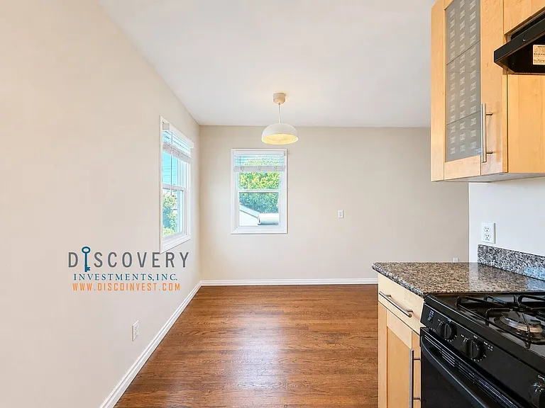 Eagle Ave. 2529 — Photo 13