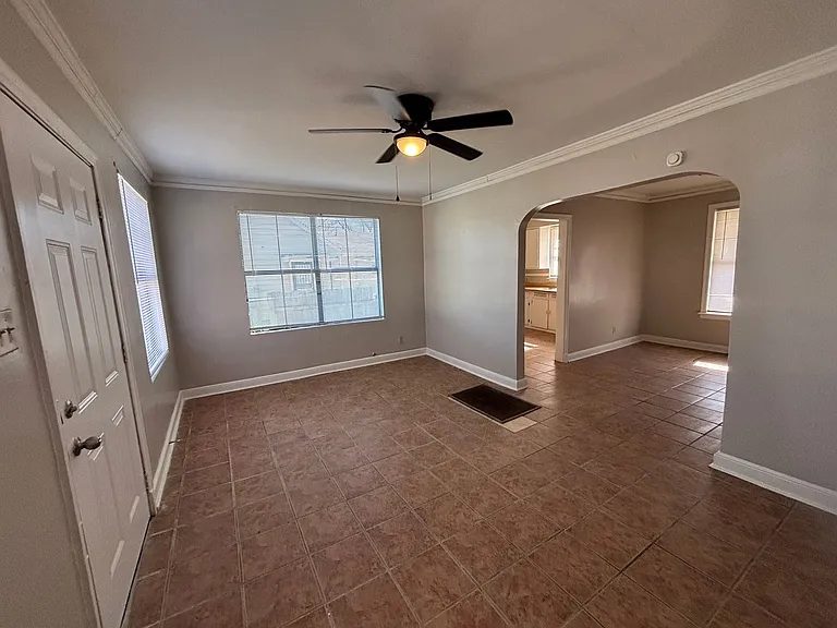 3733 Vernon Ave — Photo 11