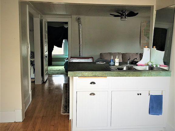 3rd image of 426 N 6th Ave
