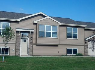 511 5th Ave SE, Dickinson, ND 58601