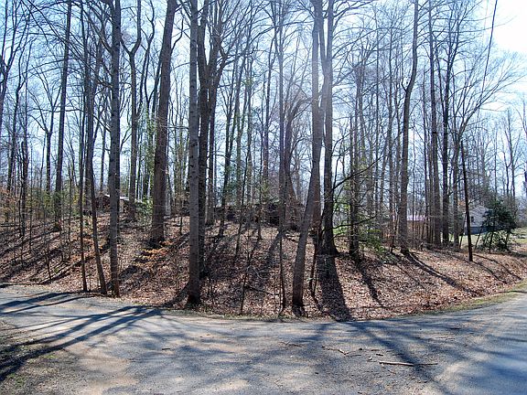 3rd image of Lakeshore Dr