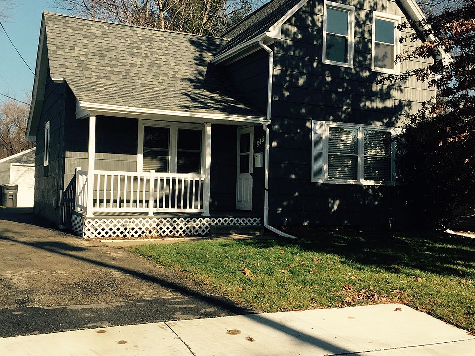 1st image of 845 32nd Ave