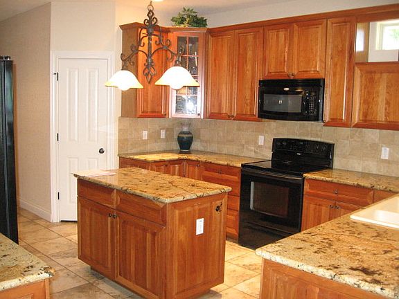 4th image of 1021 Mountain Dr
