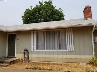 701 NE Riverside Dr, Myrtle Creek, OR 97457