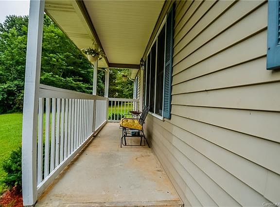 2nd image of 751 Boulder Pl
