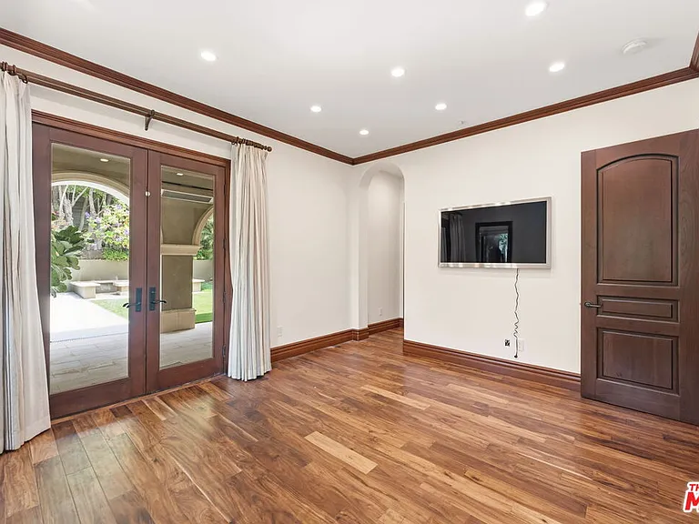 2108 San Ysidro Dr — Photo 30