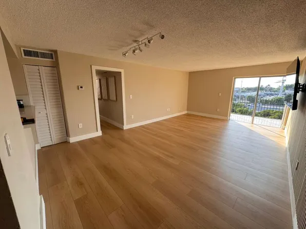 1990 W 56th St APT 1311, Hialeah, FL 33012