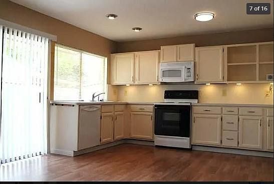 1st image of 952 Whitehall Dr