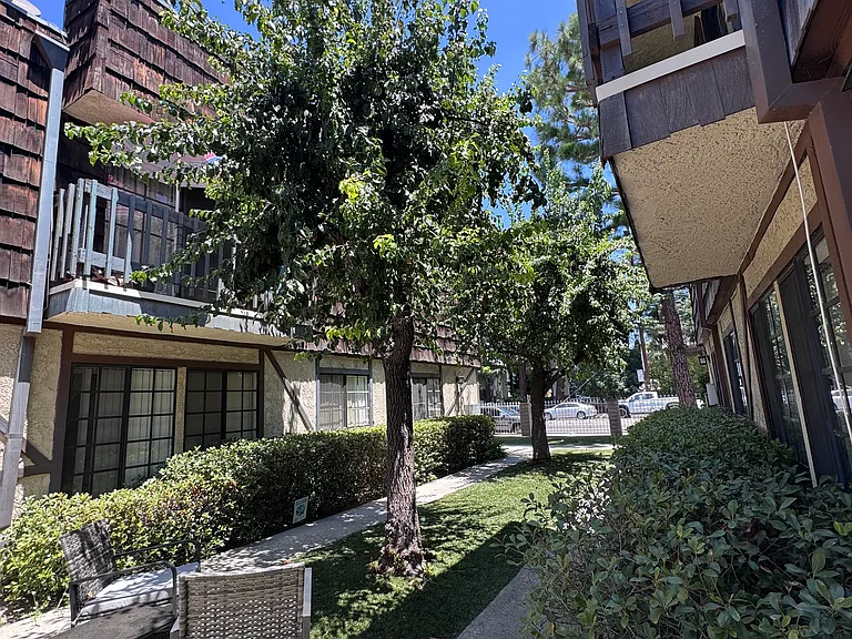 5729 Hazeltine Ave #2 — Photo 3