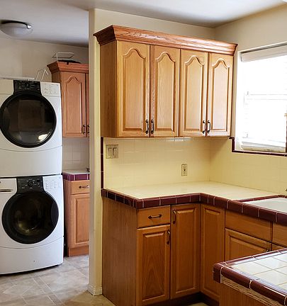 4th image of 1351 N Alta Vista Blvd