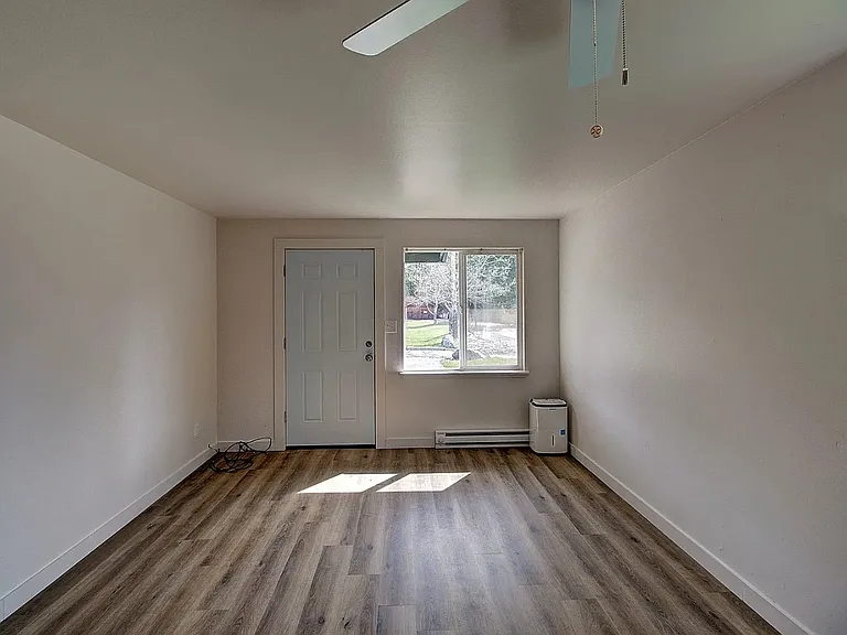 661 8th Avenue East N #11 — Photo 1