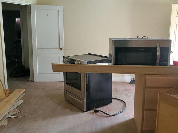 3rd image of 409 Munnerlyn St
