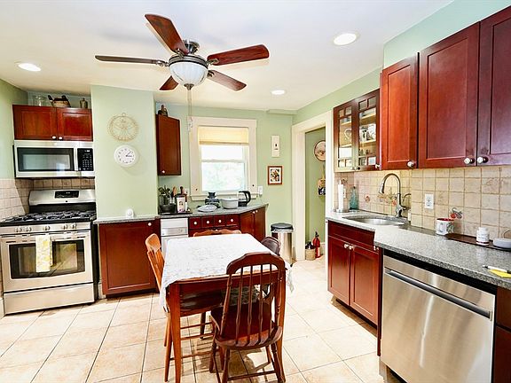 5th image of 52 Meagher Ave