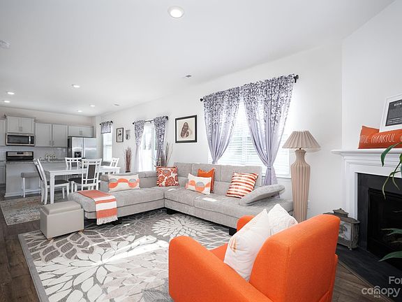 3rd image of 4015 Meadow Green Dr #41