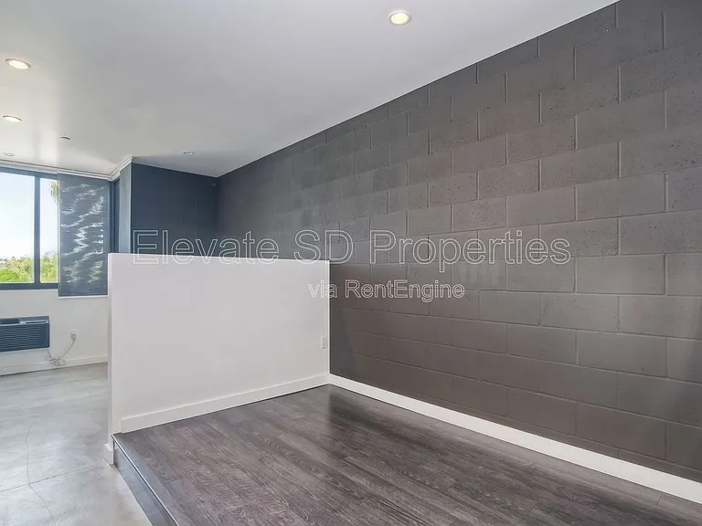 1965 Columbia St #6 — Photo 3