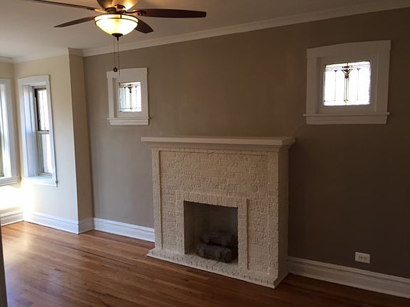 2nd image of 4057 N Sacramento Ave APT 3