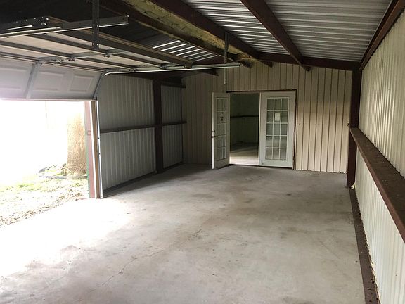4th image of 711 Dawn Ln