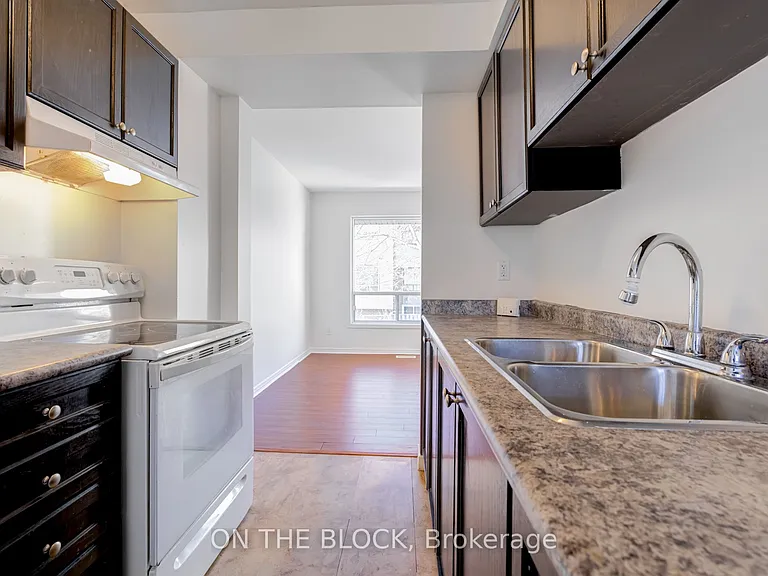 47 Carleton Pl — Photo 14