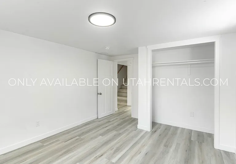 5866 S 129 W #DOWNSTAIRS — Photo 17