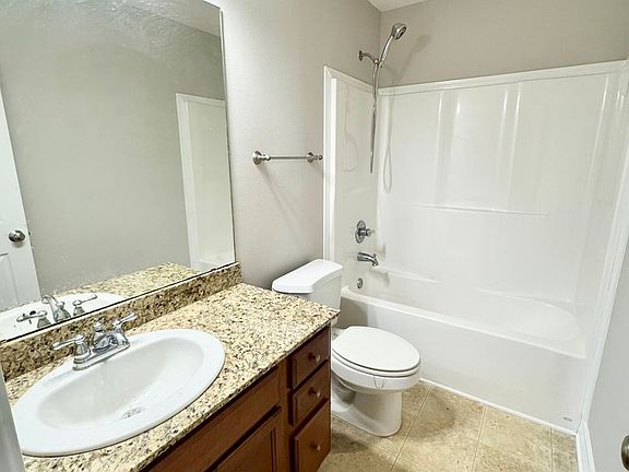5th image of 3704 Sabine Pass Dr