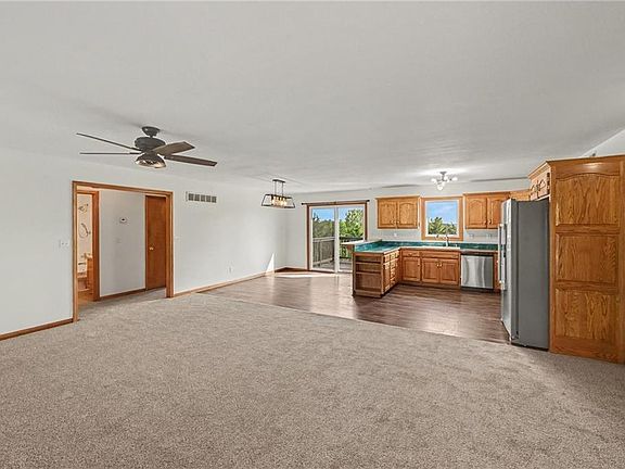 3rd image of 21051 Hemphill Rd