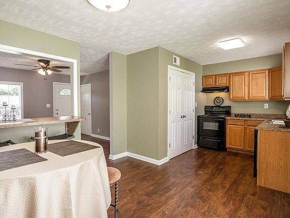 150 Meadowood Rd-13