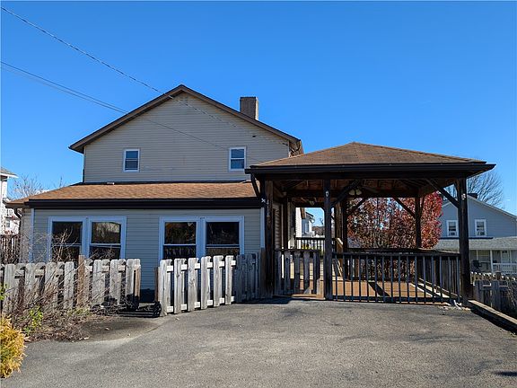 3rd image of 414 Middle Ave