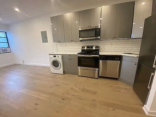 2nd image of 477 50th St #B2