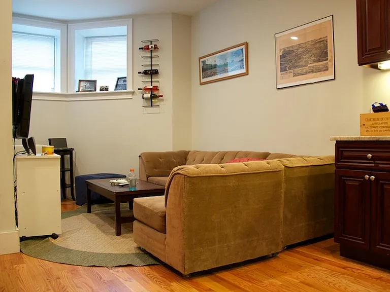 1081 Beacon St #1 — Photo 2