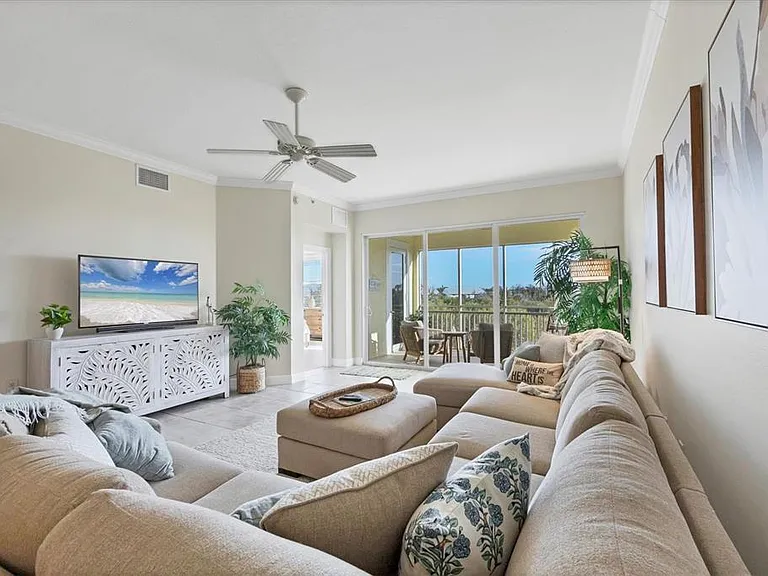 8541 Amberjack Cir #203 — Photo 8