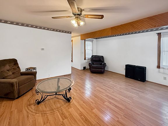 3rd image of 420 E Congress Ave