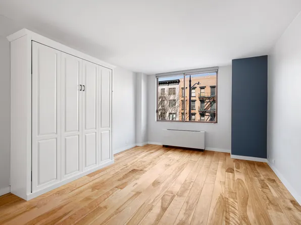 393 West 49th Street 2M image 2 of 15