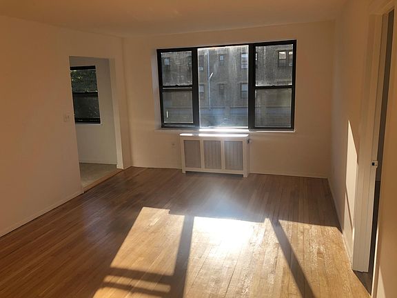 4th image of 40 Wendt Ave #2