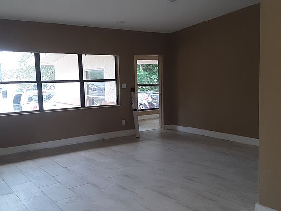 3rd image of 6726 N Orange Blossom Trl