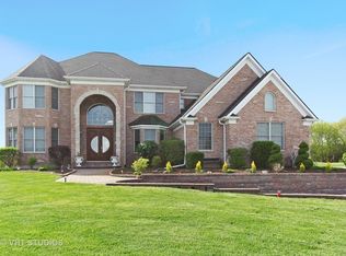 6 Red Hill Ln, South Barrington, IL 60010