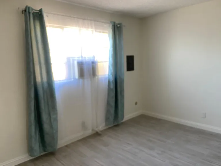 921 E Las Tunas Dr #D — Photo 14