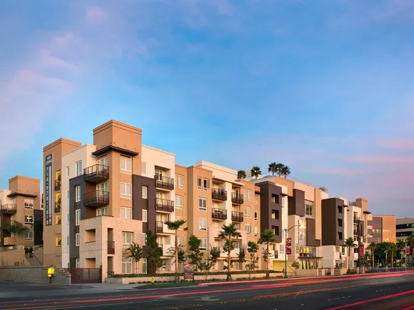 1818 Platinum Triangle