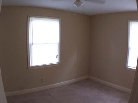 3rd image of 3533 Pinecrest St