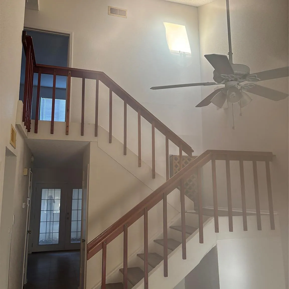 3 bed, 2.5 bath, 1383 sqft, $1,900 — Photo 4