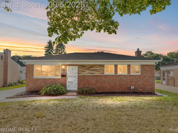 32607 Warner Dr, Warren, MI 48092