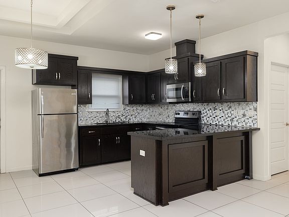 2nd image of 812 E Myrtle Beach Ave #2