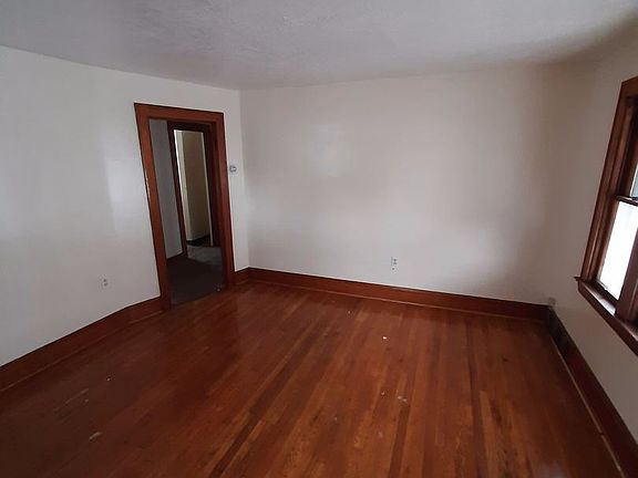 3rd image of 1195 E 172nd St
