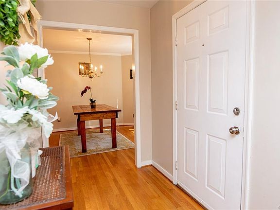 3rd image of 9226 Fair Hill Ct