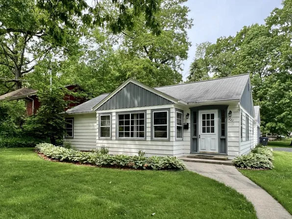 221 1st STREET, Pewaukee, WI 53072