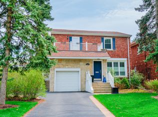 419 Longcommon Rd, Riverside, IL 60546