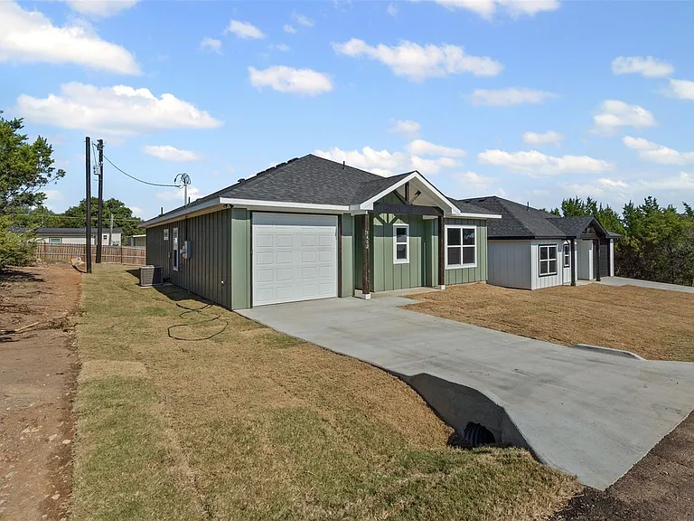 3402 Hilltop Rd — Photo 2