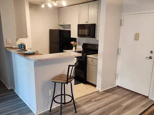 60 S Van Dorn St APT 310, Alexandria, VA 22304