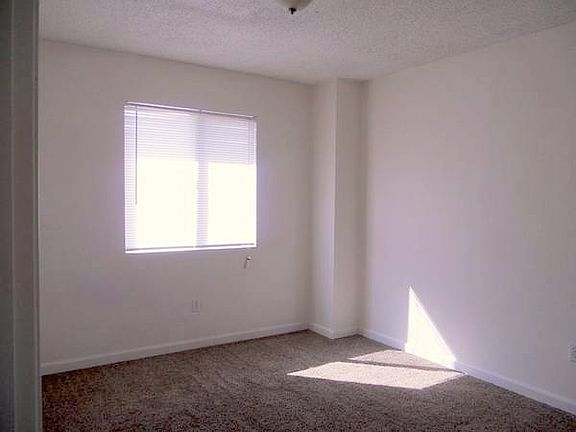 2nd image of 530 K St APT B