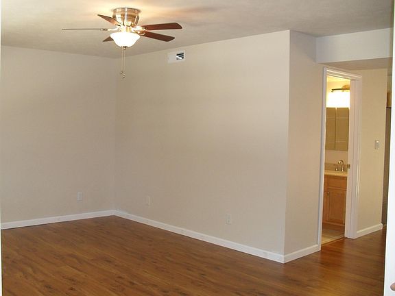 5th image of 71 Village Dr #3