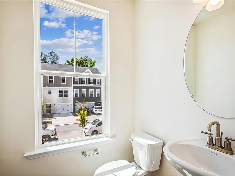 847 Parc Townes Dr #B — Photo 11